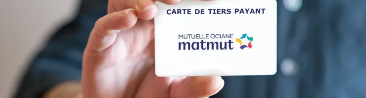 Main tenant une carte de tiers payant "Mutuelle Ociane Matmut".