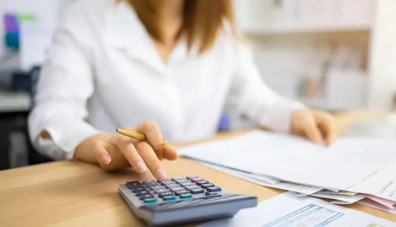 Calcul et gestion de budget personnel.