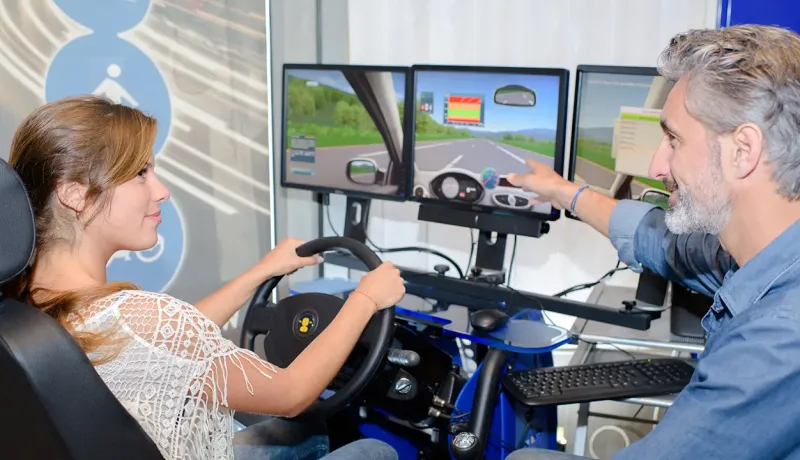 Conducteur utilisant une simulation de conduite